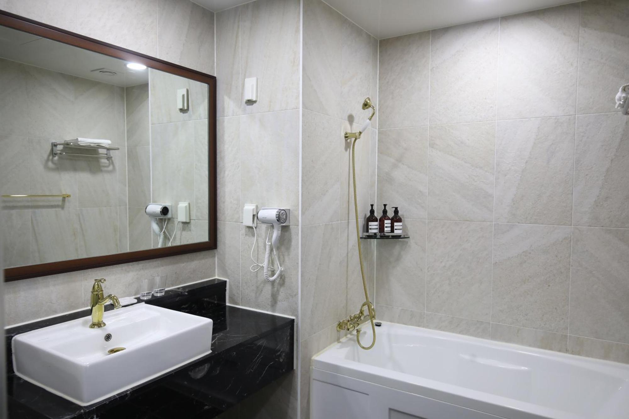 Benikea Hotel Seosan Exterior foto
